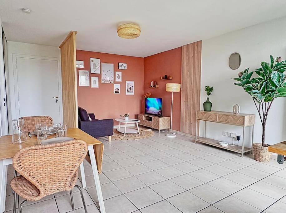 Charmant T2 Terrasse, Garage Villeurbanne Buitenkant foto