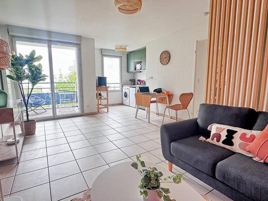 Charmant T2 Terrasse, Garage Villeurbanne Buitenkant foto